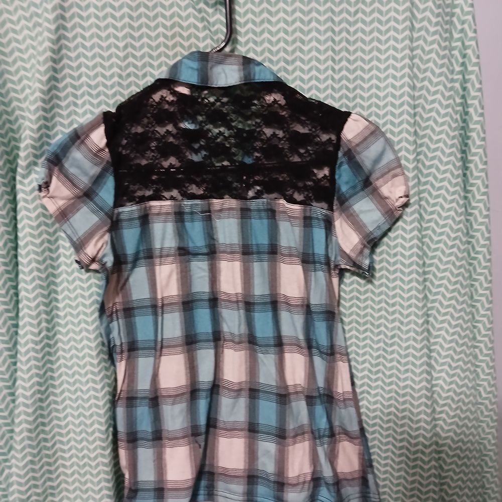 Bongo Size Medium Checkered Button Down Shirt - Picture 3 of 8